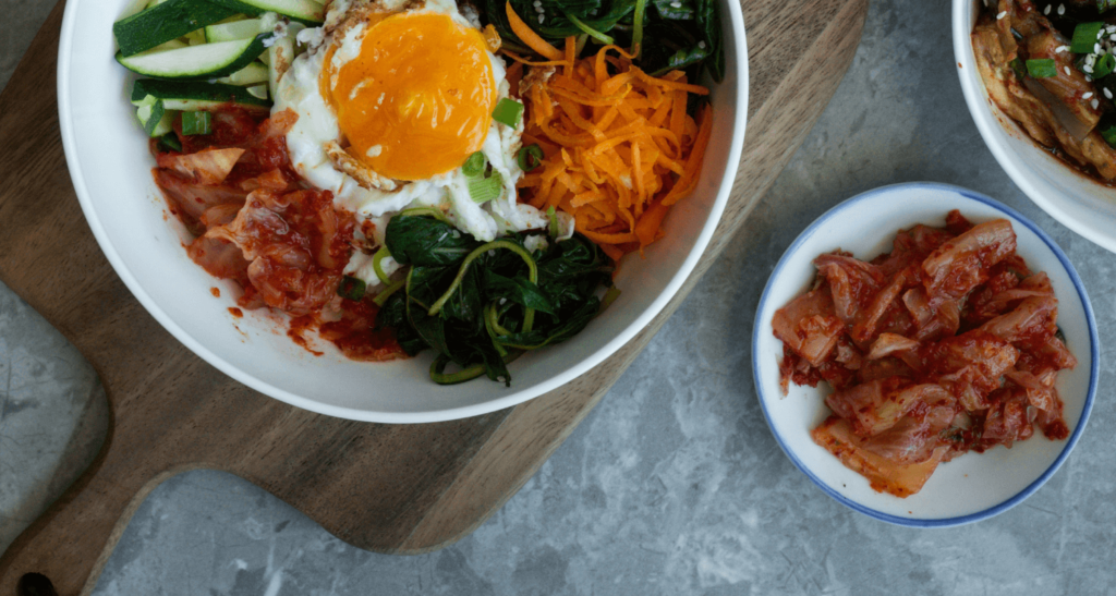 Kimchi stanowi nieodłączną przystawkę do każdego koreańskiego dania.
